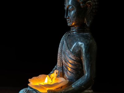 Gentle waves symbolizing inner calm and physical stability